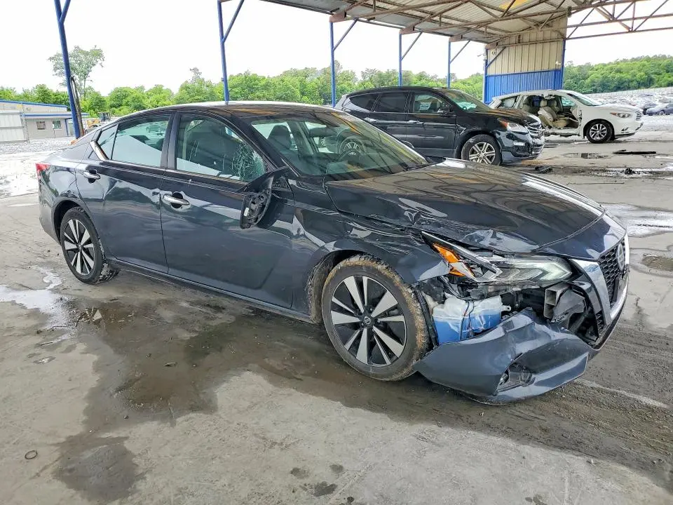 2021 NISSAN ALTIMA SV  