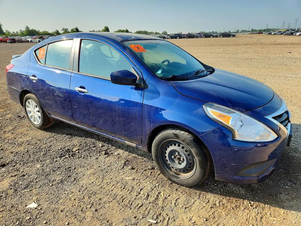 2019 NISSAN VERSA SV  