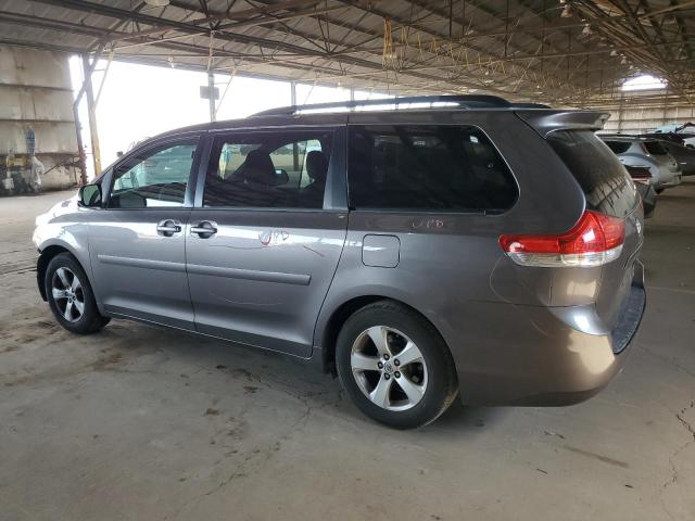 2013 TOYOTA SIENNA LE