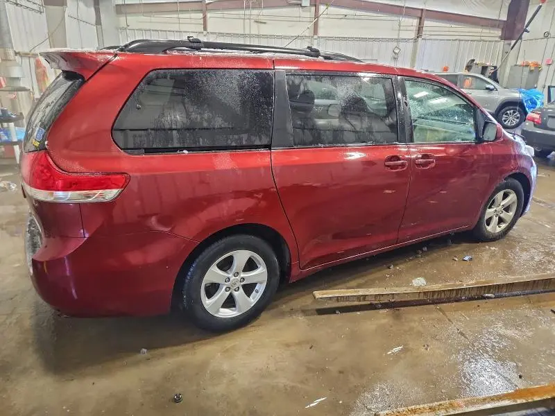 2012 TOYOTA SIENNA LE  