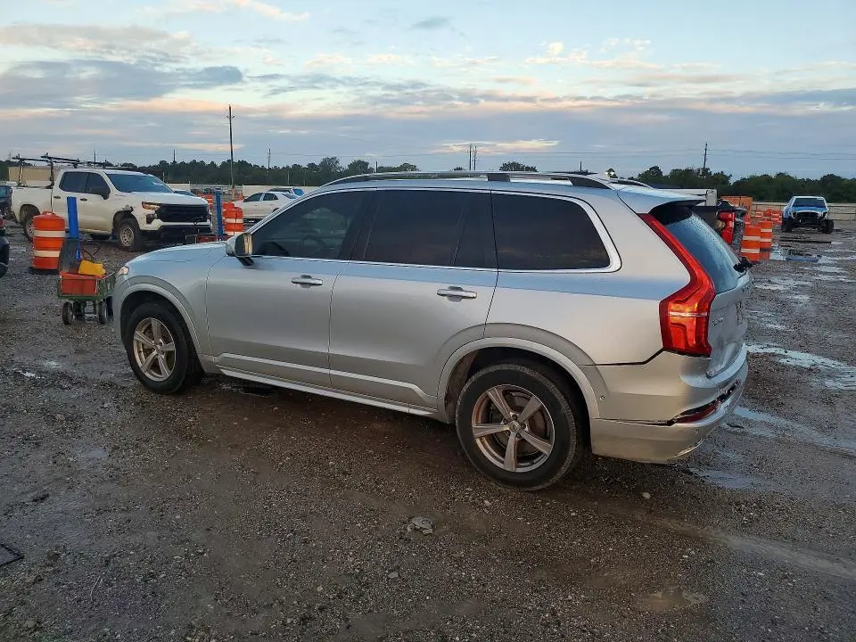 2017 VOLVO XC90 T5  