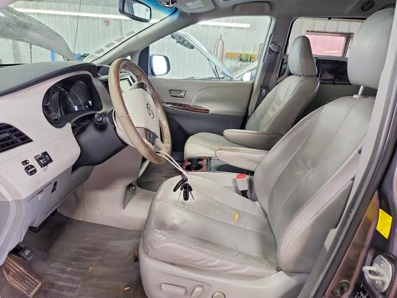 2011 TOYOTA SIENNA XLE 8-PASSENGER  