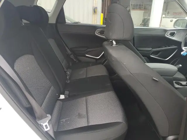 2025 KIA SOUL LX  