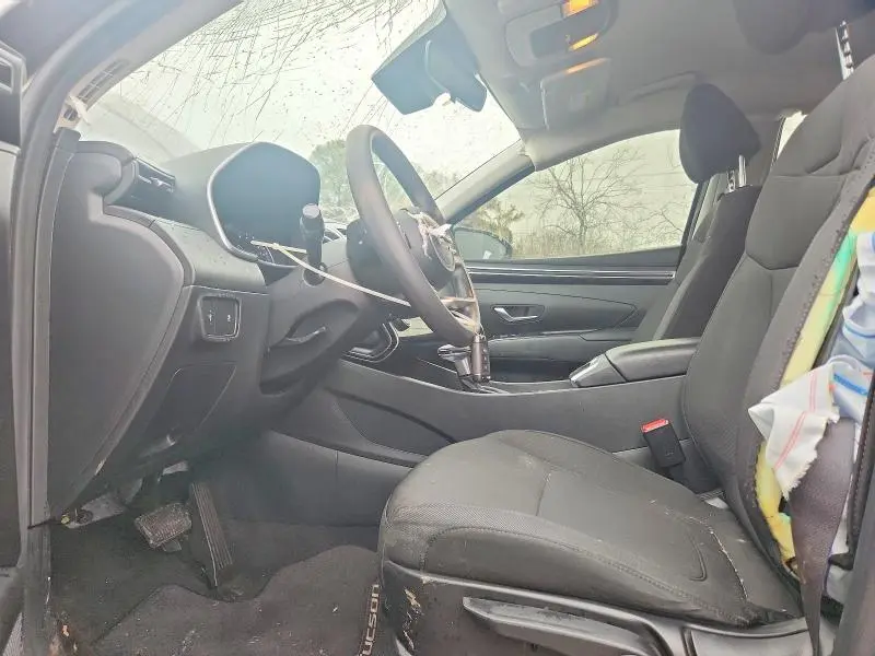 2023 HYUNDAI TUCSON SE  