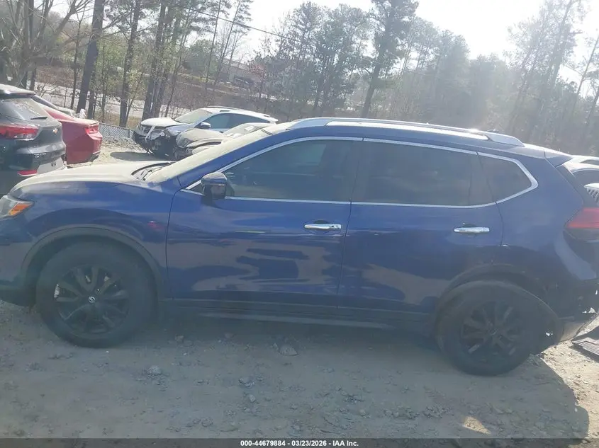 2017 NISSAN ROGUE SV