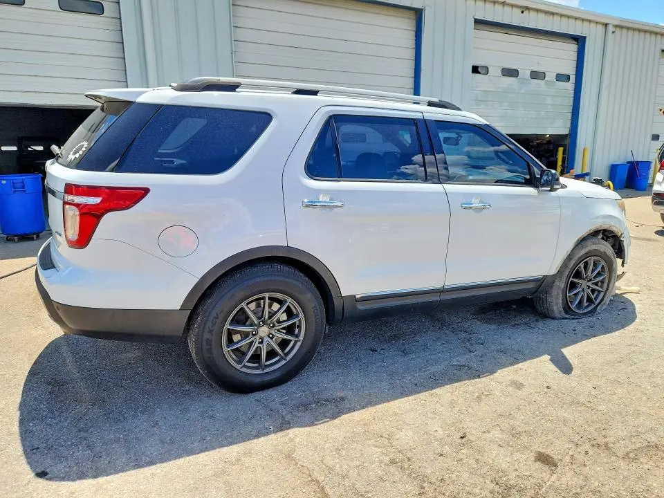 2015 FORD EXPLORER XLT  