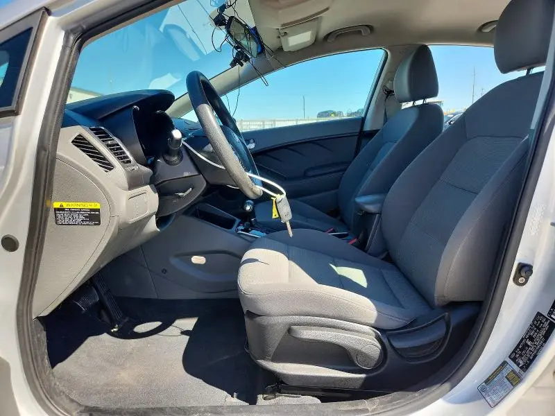 2017 KIA FORTE LX  