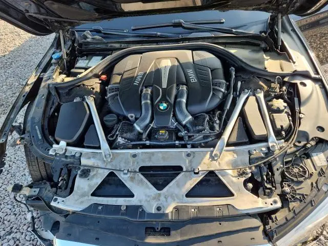2019 BMW 750 XI  