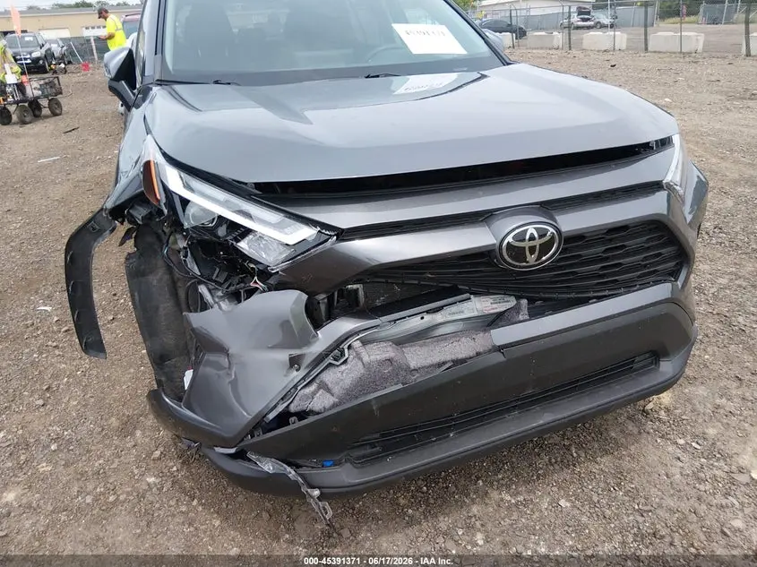 2023 TOYOTA RAV4 LE