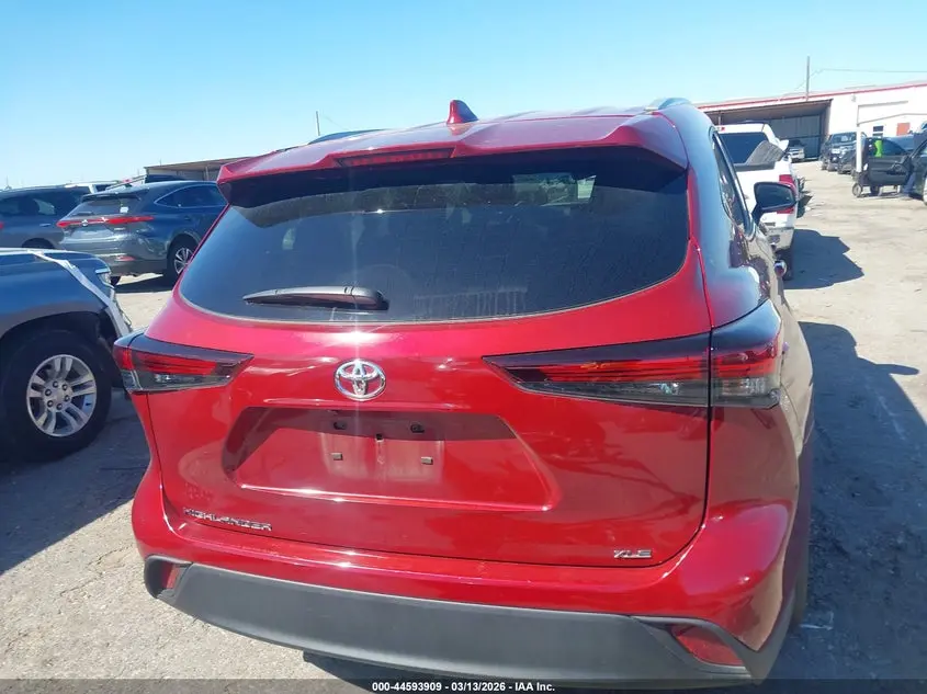 2024 TOYOTA HIGHLANDER XLE