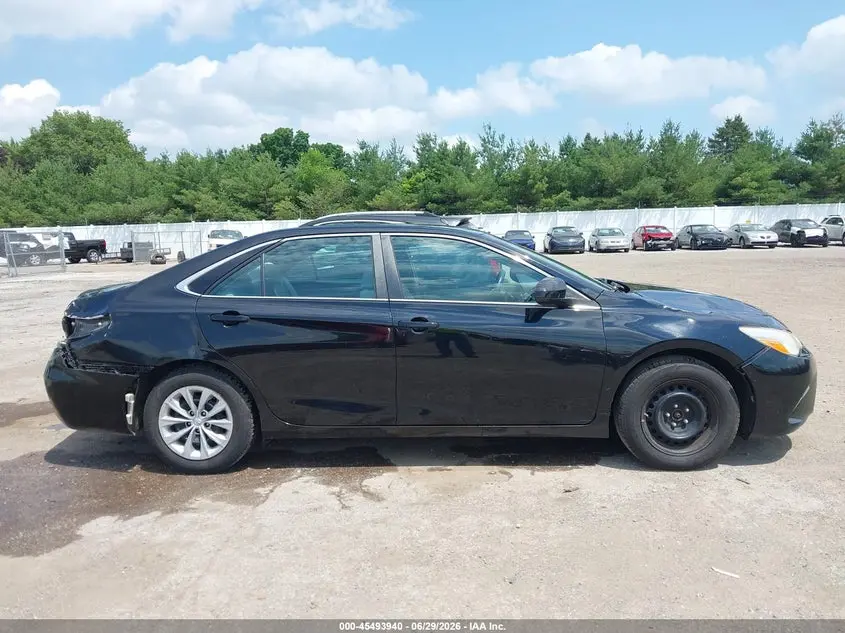 2016 TOYOTA CAMRY LE