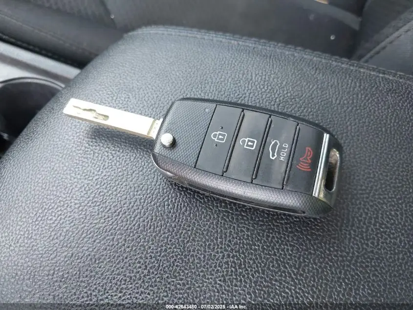 2017 KIA OPTIMA LX