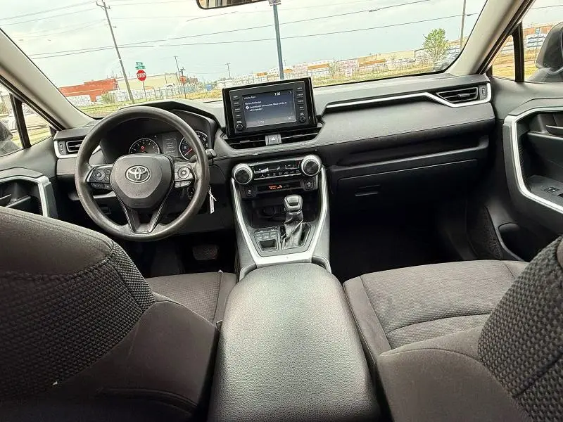 2019 TOYOTA RAV4 LE  
