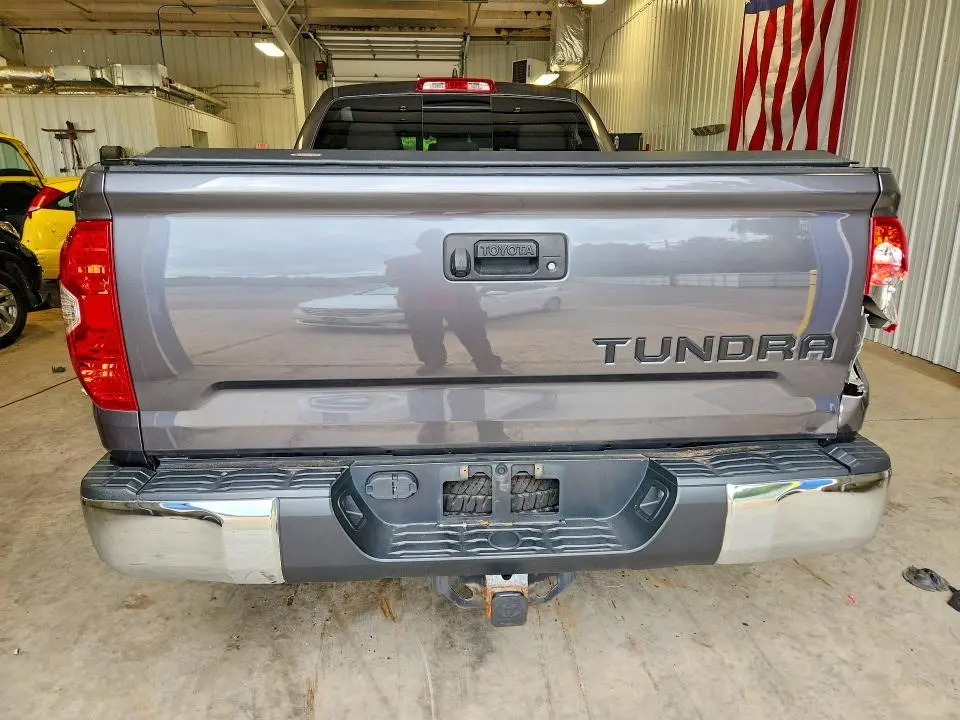 2020 TOYOTA TUNDRA SR5  