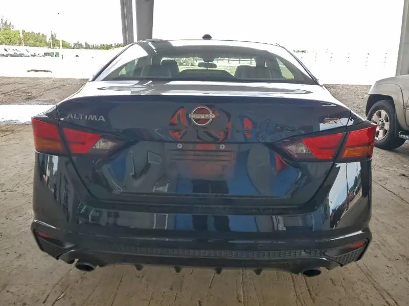 2024 NISSAN ALTIMA SR  