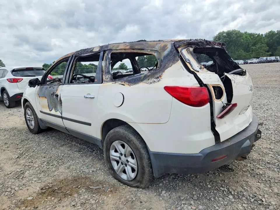 2011 CHEVROLET TRAVERSE LS  