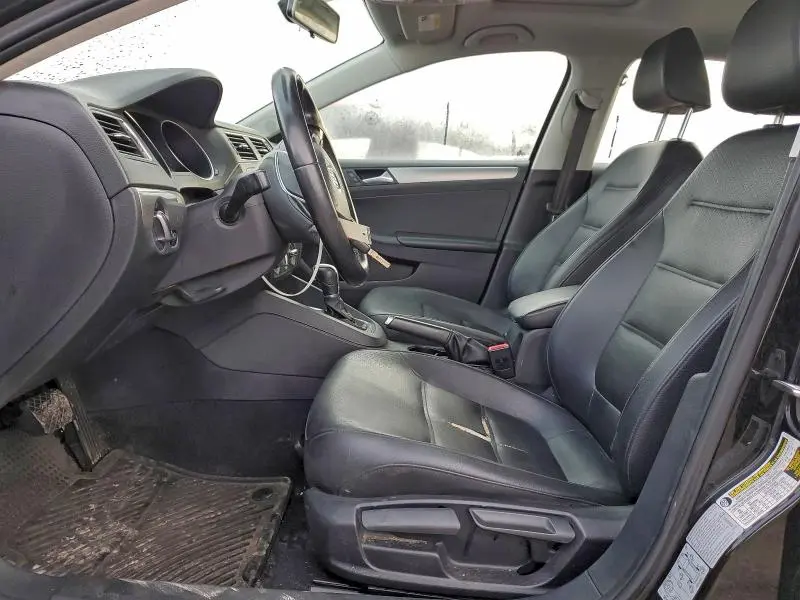 2015 VOLKSWAGEN JETTA SE  