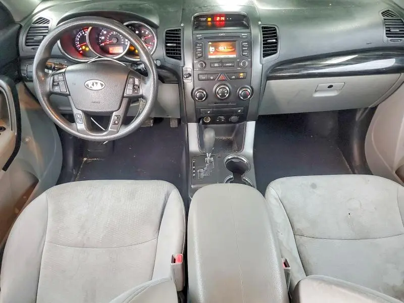 2013 KIA SORENTO LX  