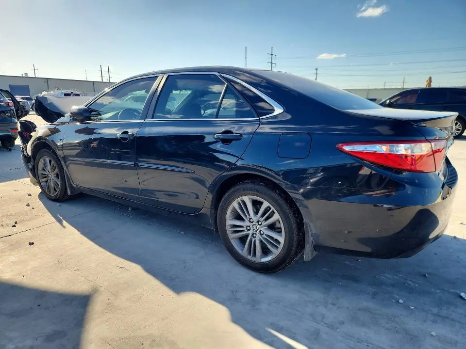 2016 TOYOTA CAMRY SE  