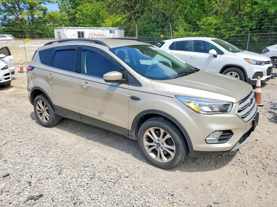 2018 FORD ESCAPE SE  