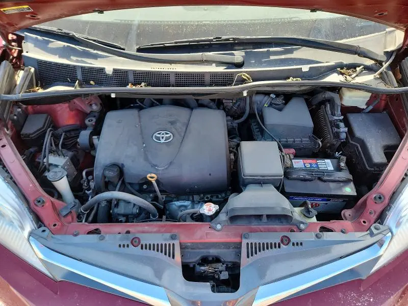 2018 TOYOTA SIENNA XLE 8-PASSENGER  