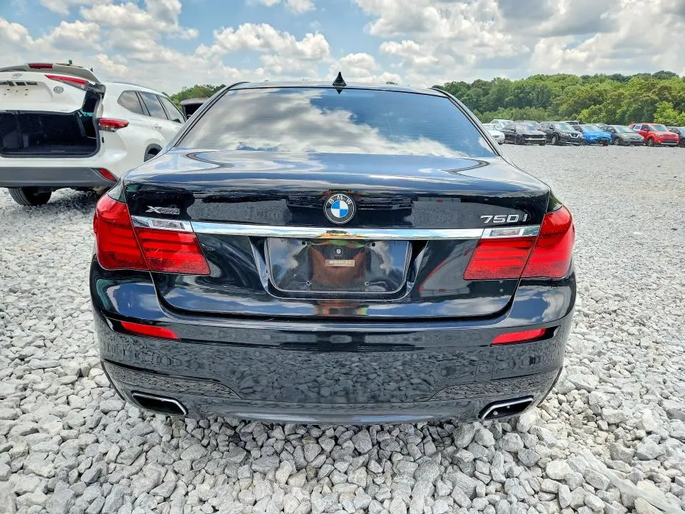 2013 BMW 750 XI  