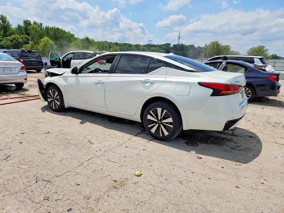 2022 NISSAN ALTIMA SL  