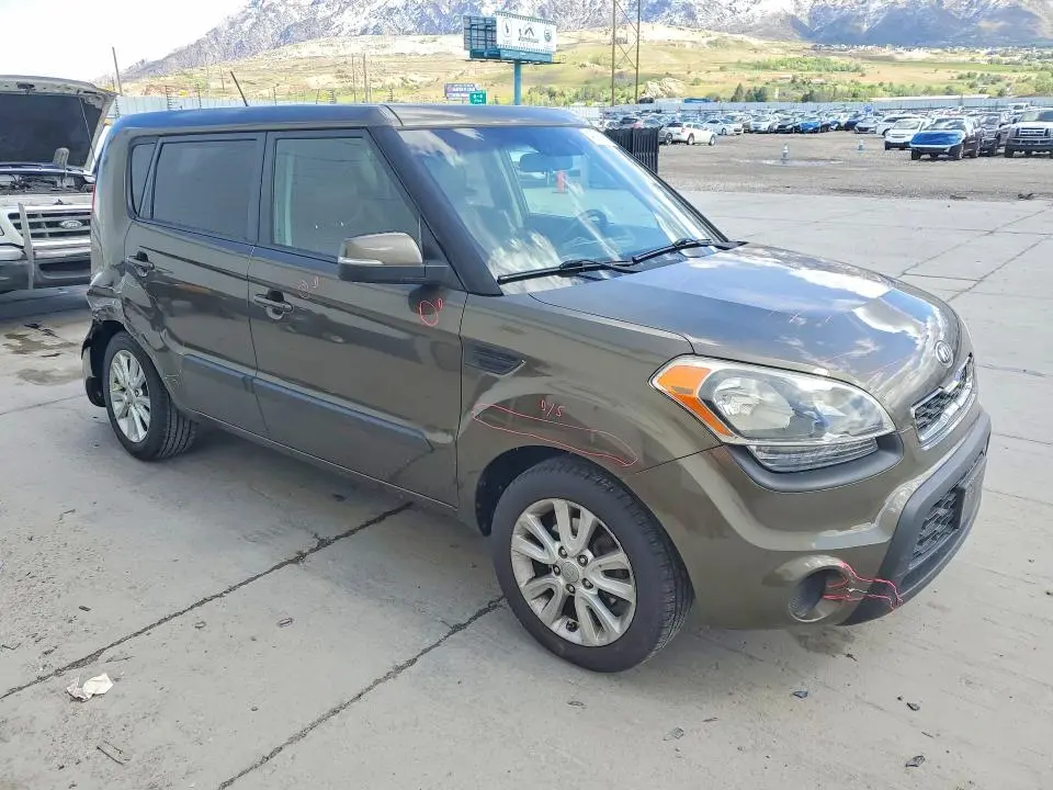 2013 KIA SOUL +  