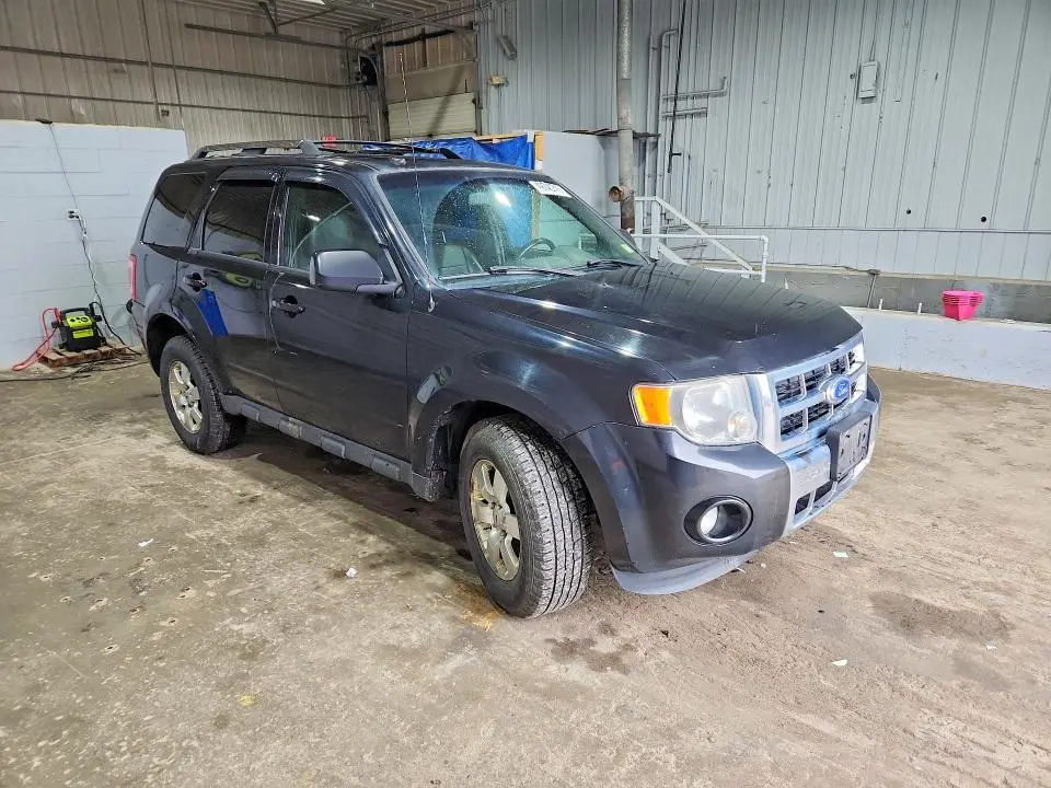 2011 FORD ESCAPE LIMITED  
