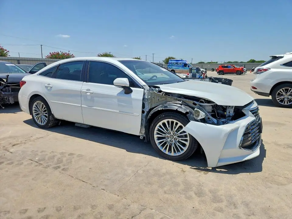 2019 TOYOTA AVALON LIMITED  