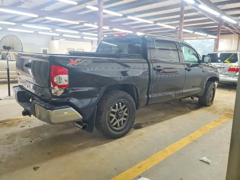 2018 TOYOTA TUNDRA CREWMAX SR5  
