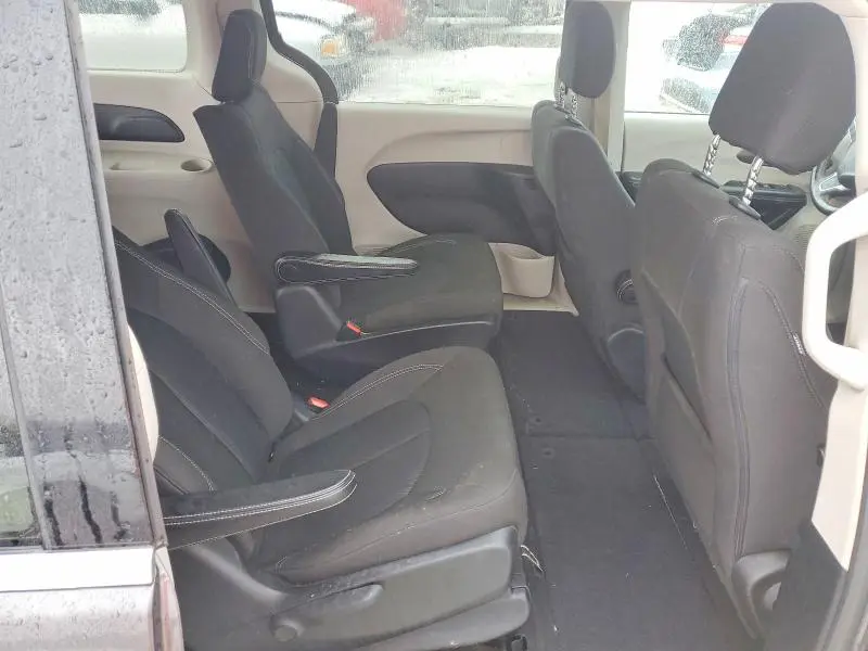 2021 CHRYSLER VOYAGER LX  