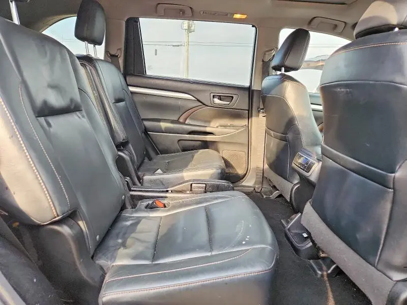 2015 TOYOTA HIGHLANDER XLE  