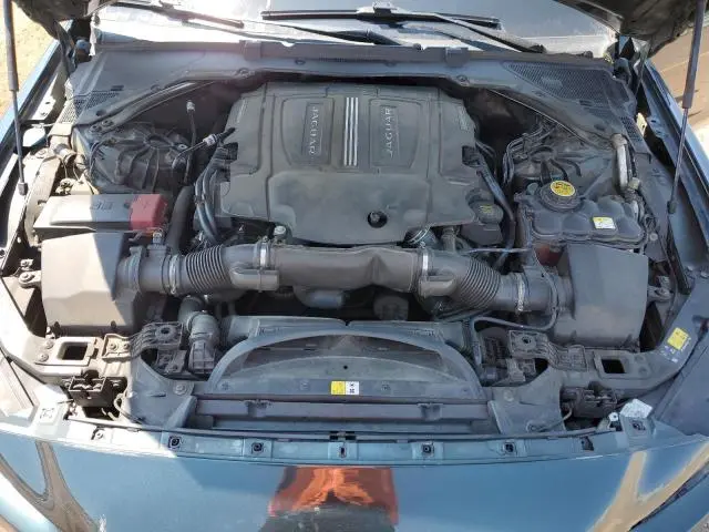 2017 JAGUAR XE PRESTIGE  