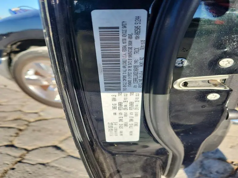 2016 RAM 1500 SLT  
