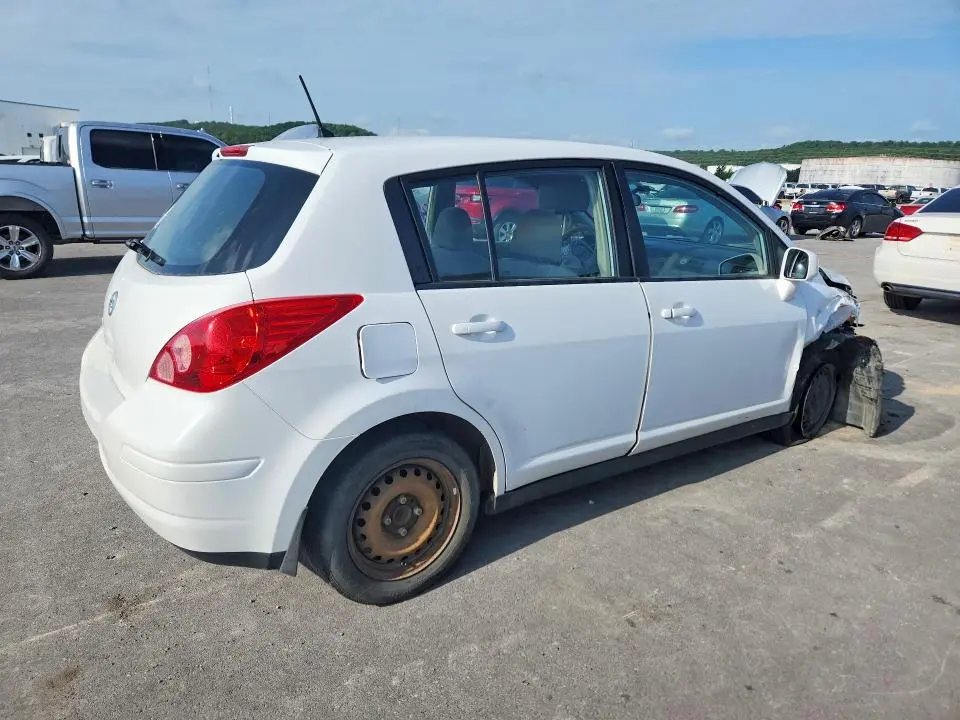 2011 NISSAN VERSA 1.8 S  