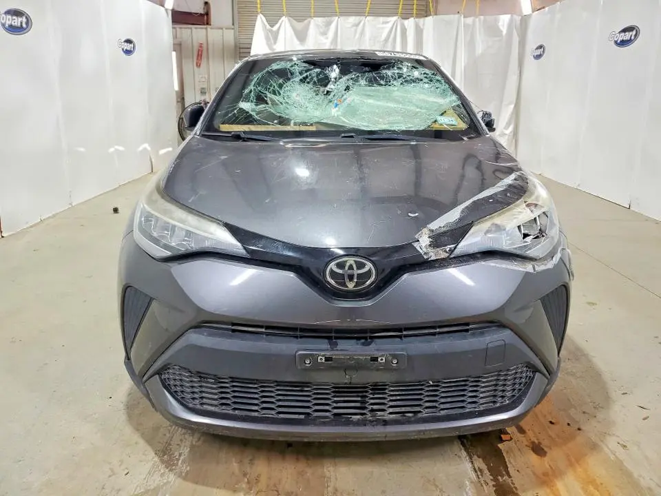 2021 TOYOTA C-HR XLE  