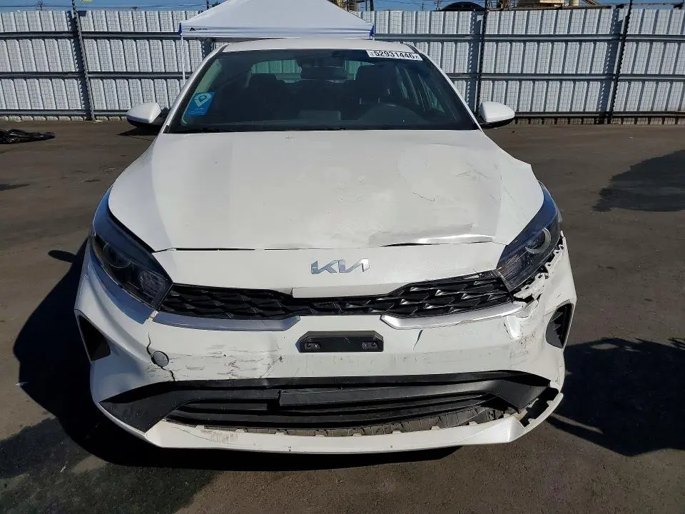 2024 KIA FORTE LXS  