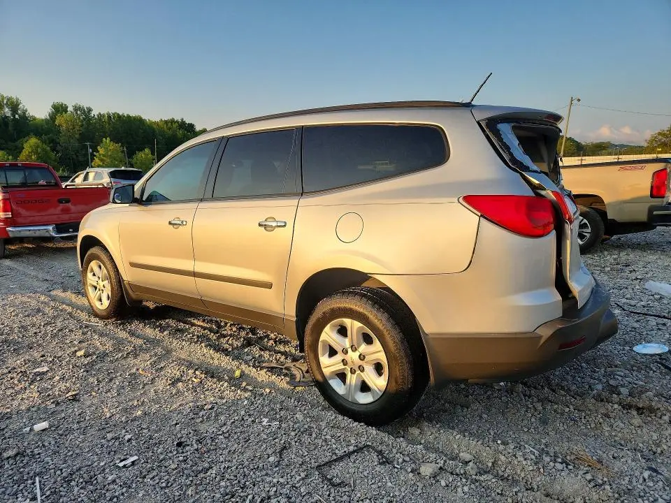 2011 CHEVROLET TRAVERSE LS  