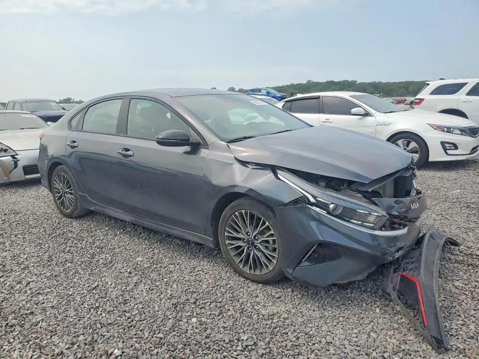 2024 KIA FORTE GT LINE  