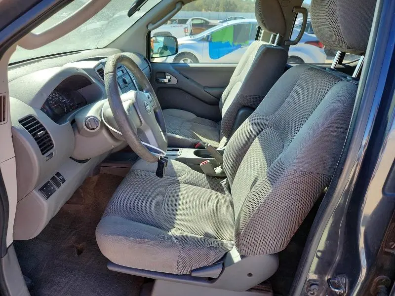 2010 NISSAN FRONTIER SE V6  
