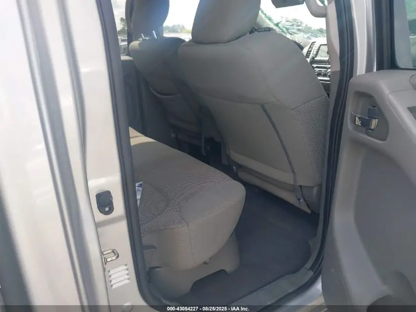 2019 NISSAN FRONTIER SV