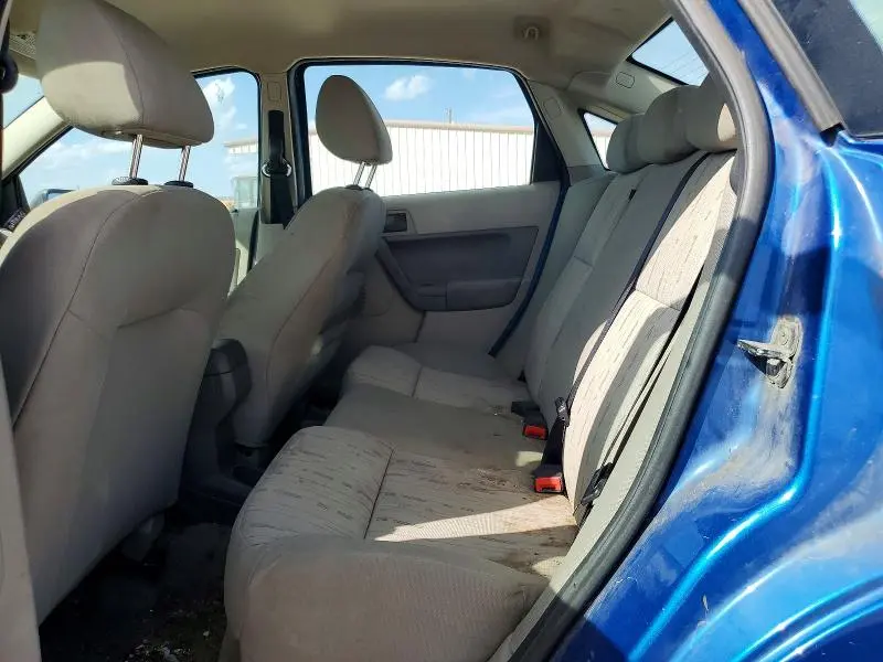2010 FORD FOCUS SE  