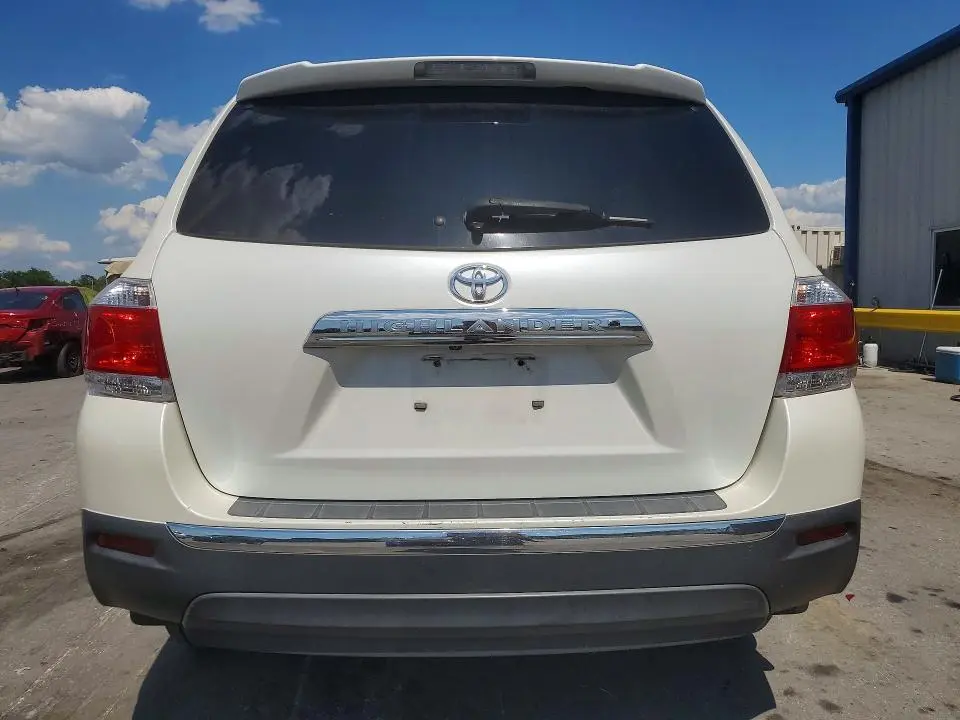 2013 TOYOTA HIGHLANDER LIMITED  