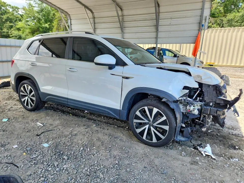 2024 VOLKSWAGEN TAOS SE  