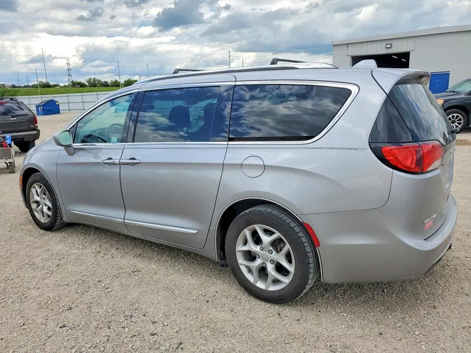 2017 CHRYSLER PACIFICA TOURING L PLUS  