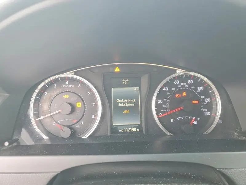 2016 TOYOTA CAMRY SE  