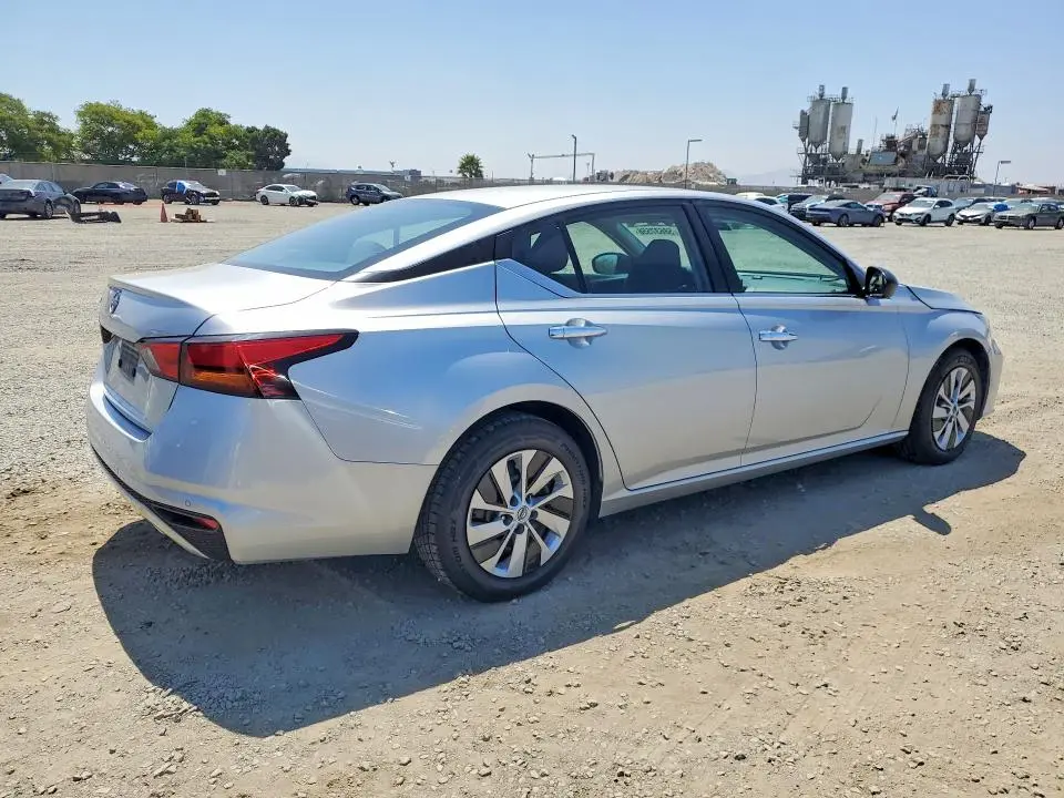 2024 NISSAN ALTIMA S  