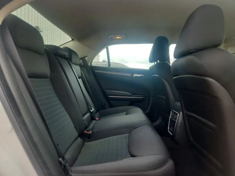 2018 CHRYSLER 300 TOURING  