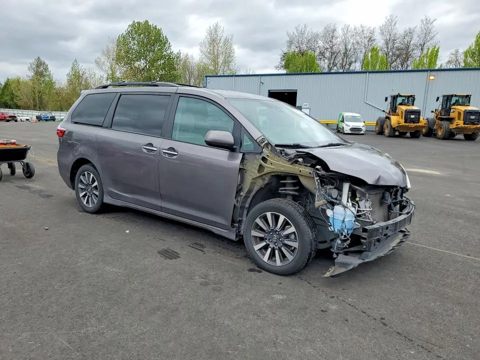 2019 TOYOTA SIENNA XLE 7-PASSENGER  
